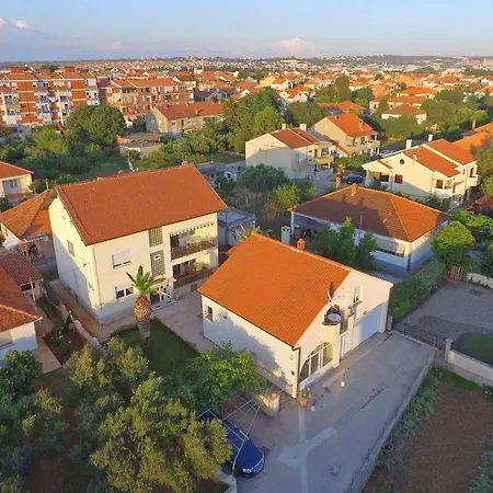 Zelic Apartment *